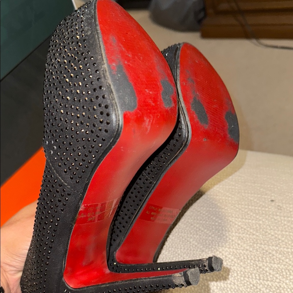 Elegant Black Women's Heels - Picture 4 of 4